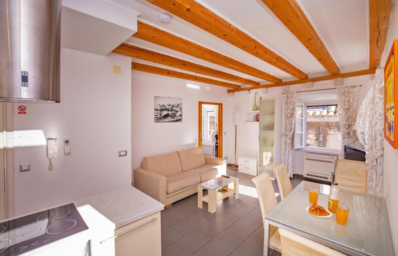 Espana 2 Apartment